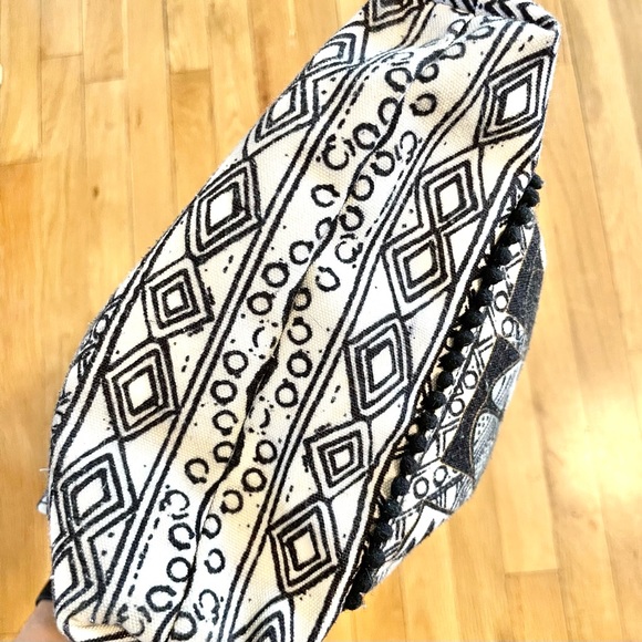 Laurel Burch Cats Fold Over Canvas Crossbody Bag Purse, Black & White - Picture 10 of 11